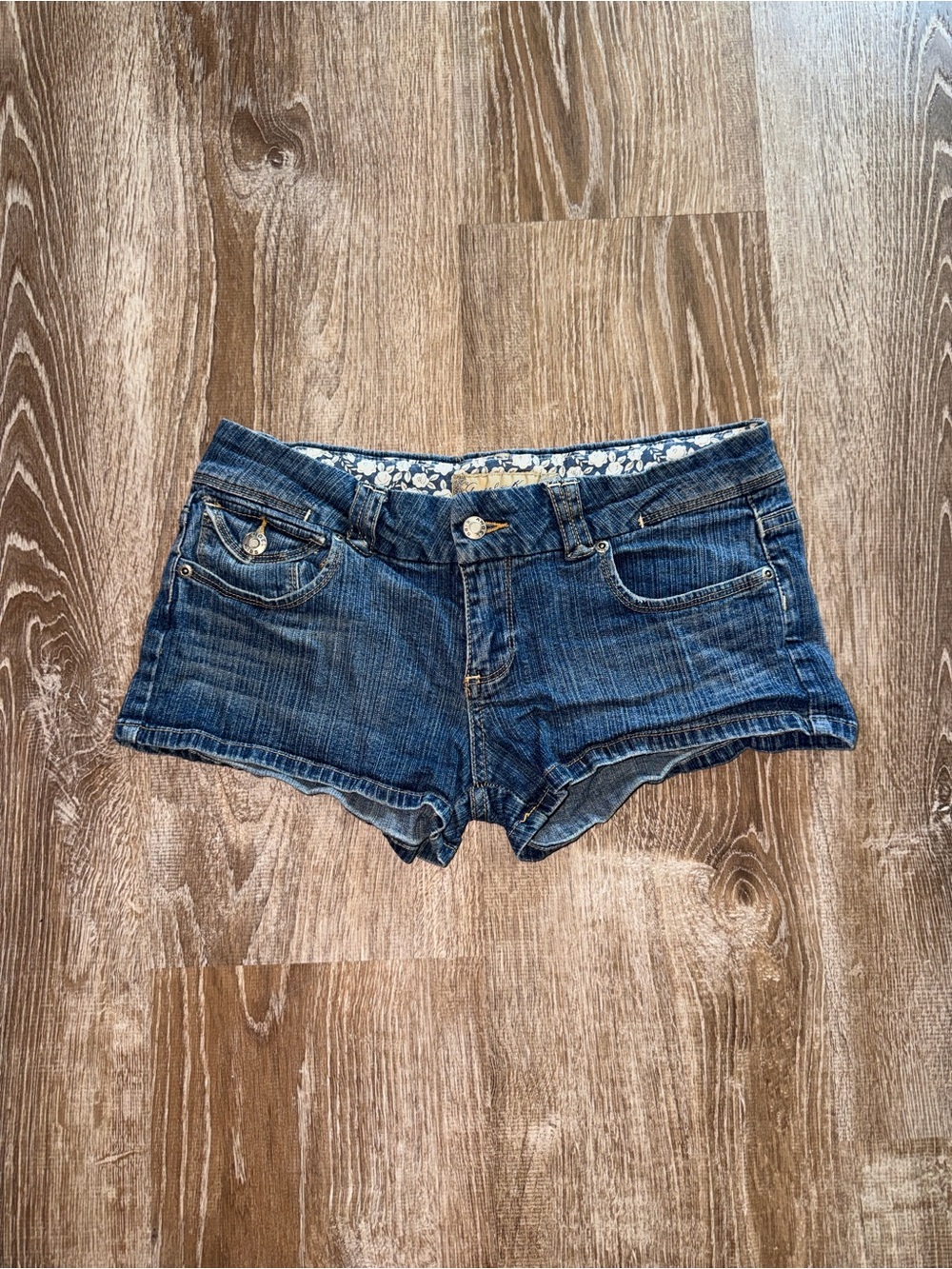 Vintage Y2K Low rise Denim Women's Short Shorts in Blue